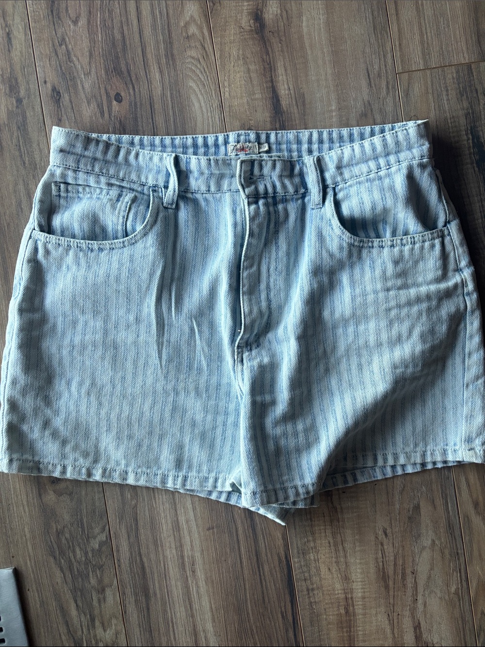 FAHERTY Shorts Womens 30 Blue White Topsail Railroad Stripe Shorts Sailor